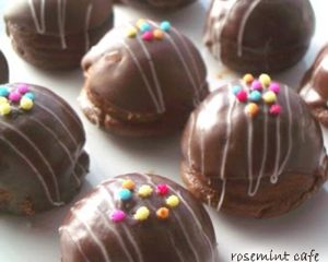 Cute Petit Chocolate Cakes Baked in a Takoyaki Maker!