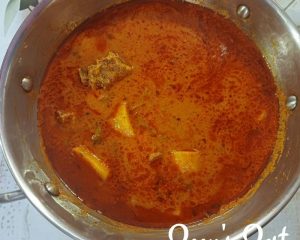 Hyderabadi Aloo Gosht Mahi Khaliya